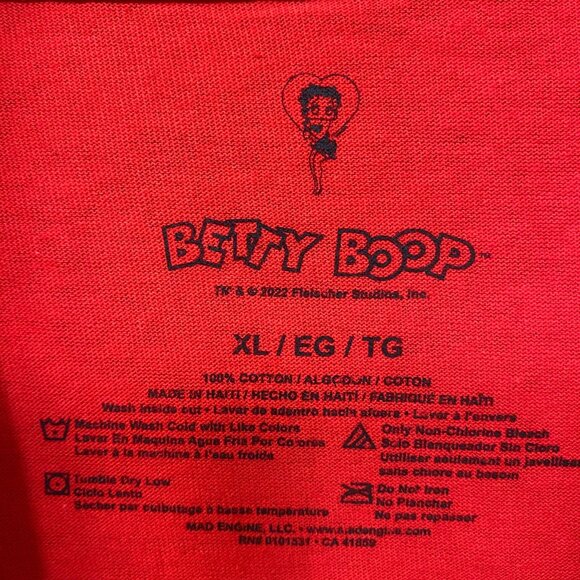 Betty Boop Red Heart Graphic Design T-Shirt XL - Picture 4 of 4
